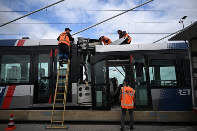 Several injured after trams collide on Rotterdam s Erasmus Bridge ROTTERDAM, NETHERLANDS - JULY 22: Teams are investigating the scene where numerous people were injured following a collision between two trams on the Erasmus Bridge in Rotterdam, Netherlands on July 22, 2026. Emergency services quickly responded to the scene, with police, firefighters and medical teams working to assist those affected. The collision caused disruption in the area as authorities secured the location and launched an investigation into the circumstances of the crash. Mouneb Taim Anadolu Rotterdam Netherlands Antilles. Editorial use only. Please get in touch for any other usage.  Copyright: x2026xAnadoluxMounebxTaimx