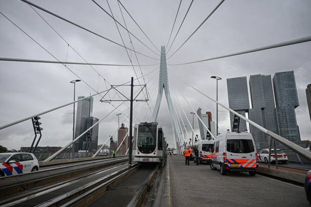 Several injured after trams collide on Rotterdam s Erasmus Bridge ROTTERDAM, NETHERLANDS - JULY 22: A view of the scene after two trams collided on the Erasmus Bridge in Rotterdam, Netherlands, on July 22, 2026. Several people were injured in the collision. Emergency services responded to the incident, and authorities launched an investigation into the cause of the crash. Mouneb Taim Anadolu Rotterdam Netherlands Antilles. Editorial use only. Please get in touch for any other usage.  Copyright: x2026xAnadoluxMounebxTaimx