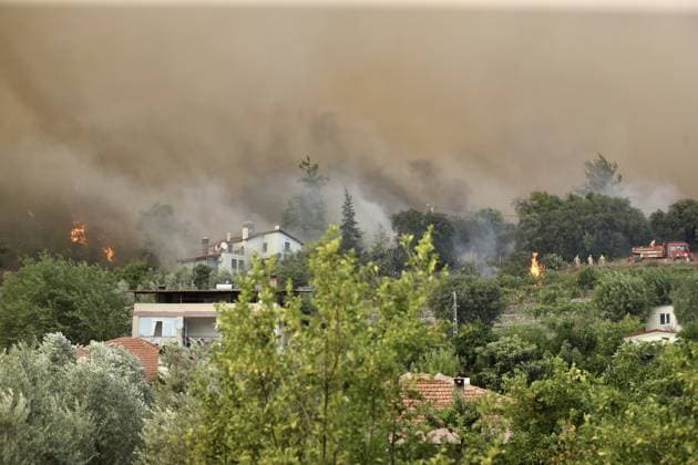 Forest Fire Breaks Out in Fethiye MUGLA, TURKIYE - JULY 22: Firefighting crews work to contain a forest fire in the Fethiye district of Mugla, Turkiye, on July 22, 2026. Ali Riza Akkir Anadolu Mugla Turkey. Editorial use only. Please get in touch for any other usage.  Copyright: x2026xAnadoluxAlixRizaxAkkirx