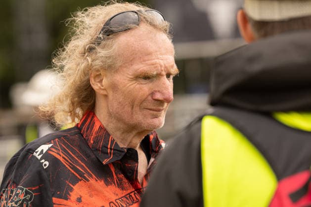 35 Jahre Wacken Jubiläumsjahr des Wacken Open Air 2026 Seit wenigen Tagen nun doch ausverkauft, sind die Arbeiten auf der Fläche des Wacken Open Air genau im Zeitplan. Traditionell am Mittwoch der Vorwoche des Festivals wird der Schädel, das Markenzeichen auch Bullhead genannt, zwischen den Bühnen montiert. Ein wichtiger Moment den auch die beiden Gründer Thomas Jensen und Holger Hübner nicht verpassen wollen. Wacken Wacken open Air Schleswig Holstein Deutschland _5DL5773 *** 35 Years of Wacken: Wacken Open Air’s Anniversary Year in 2026. The festival sold out just a few days ago, and work on the Wacken Open Air grounds is proceeding exactly on schedule. Traditionally, on the Wednesday of the week before the festival, the skull— the