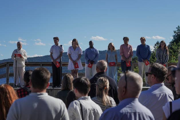 22. juli markering pa Utoya Utoya 20260722. Kransenedleggelse under 22. juli markeringen pa Utoya. I ar er det 15 ar siden terrorangrepet hvor 77 mennesker ble dre drept i 2011. Foto: Thomas Fure NTB Utoya Norge q-YUvB2kybs EDITORIAL USE ONLY Ref:_BNC_POLq-YUvB2kybs.jpg *** July 22 commemoration on Utoya Utoya 20260722 Wreath-laying ceremony during the July 22 commemoration on Utoya This year marks 15 years since the terrorist attack in which 77 people were killed in 2011 Photo: Thomas Fure, NTB Utoya, Norway q YUvB2kybs EDITORIAL USE ONLY Ref BNC POLq YUvB2kybs jpg  Copyright: xThomasxFurex xNTBx