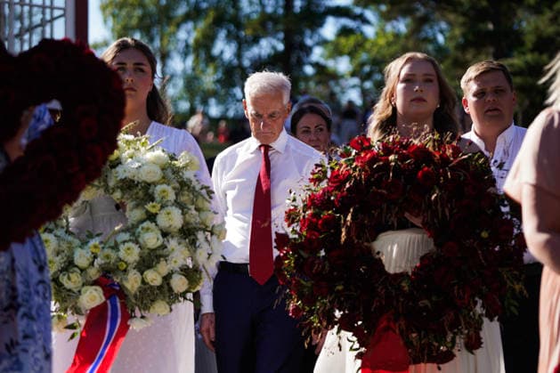 22. juli markering pa Utoya Utoya 20260722. Statsminister Jonas Gahr Store (Ap) under kransenedleggelsen under 22. juli markeringen pa Utoya. I ar er det 15 ar siden terrorangrepet hvor 77 mennesker ble dre drept i 2011. Foto: Thomas Fure NTB Utoya Norge 4PN3j_38QnA EDITORIAL USE ONLY Ref:_BNC_POL4PN3j_38QnA.jpg *** July 22 Commemoration on Utoya Utoya 20260722 Prime Minister Jonas Gahr Store of the Ap party during the wreath-laying ceremony at the July 22 commemoration on Utoya. This year marks 15 years since the terrorist attack in which 77 people were killed in 2011. Photo: Thomas Fure NTB Utoya Norway 4PN3j 38QnA EDITORIAL USE ONLY Ref BNC POL4PN3j 38QnA jpg  Copyright: xThomasxFurex xNTBx