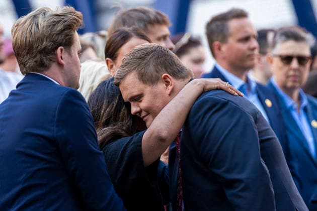 22. juli markering ved minnesmerket i Regjeringskvartalet Oslo 20260722. AUF -leder Gaute Borstad Skjervo under 22. juli markering ved minnesmerket ved hoyblokka i Regjeringskvartalet. I ar er det 15 ar siden terrorangrepet hvor 77 mennesker mistet livet i 2011. Foto: Frederik Ringnes NTB Oslo Norge PmAauZ_cQ_g EDITORIAL USE ONLY Ref:_BNCPmAauZ_cQ_g.jpg *** July 22 commemoration at the memorial in the Government Quarter, Oslo, July 22, 2026. AUF leader Gaute Borstad Skjervo during the July 22 commemoration at the memorial by the Hoyblokka building in the Government Quarter. This year marks 15 years since the terrorist attack in which 77 people lost their lives in 2011. Photo: Frederik Ringnes, NTB, Oslo, Norway. PmAauZ cQ g EDITORIA  Copyright: xFrederikxRingnesx xNTBx