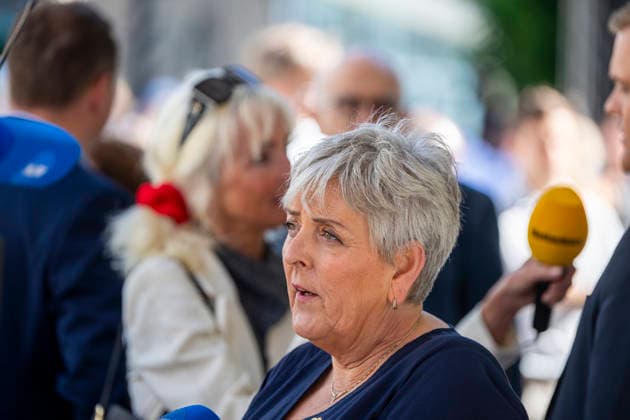 22. juli markering ved minnesmerket i Regjeringskvartalet Oslo 20260722. Stottegruppens leder, Merete Stamneshagen under 22. juli markering ved minnesmerket ved hoyblokka i Regjeringskvartalet. I ar er det 15 ar siden terrorangrepet hvor 77 mennesker mistet livet i 2011. Foto: Frederik Ringnes NTB Oslo Norge YX3Wf09Fkko EDITORIAL USE ONLY Ref:_BNCYX3Wf09Fkko.jpg *** July 22 commemoration at the memorial in the Government Quarter, Oslo, July 22, 2026. The leader of the support group, Merete Stamneshagen, during the July 22 commemoration at the memorial by the Hoyblokka building in the Government Quarter. This year marks 15 years since the terrorist attack in which 77 people lost their lives in 2011. Photo: Frederik Ringnes, NTB, Oslo,  Copyright: xFrederikxRingnesx xNTBx