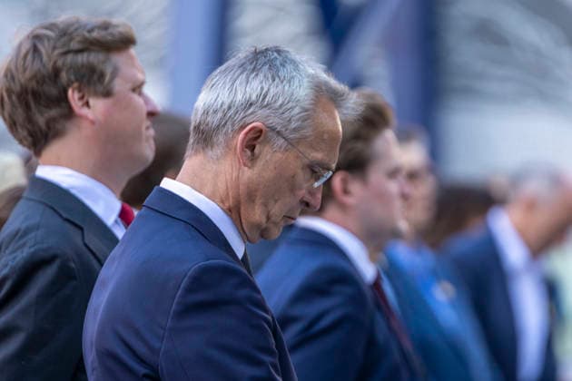 22. juli markering ved minnesmerket i Regjeringskvartalet Oslo 20260722. Finansminister Jens Stoltenberg under 22. juli markering ved minnesmerket ved hoyblokka i Regjeringskvartalet. I ar er det 15 ar siden terrorangrepet hvor 77 mennesker mistet livet i 2011. Foto: Frederik Ringnes NTB Oslo Norge QUH03pXRiLg EDITORIAL USE ONLY Ref:_BNCQUH03pXRiLg.jpg *** July 22 commemoration at the memorial in the Government Quarter, Oslo, July 22, 2026. Finance Minister Jens Stoltenberg during the July 22 commemoration at the memorial by the Hoyblokka building in the Government Quarter. This year marks 15 years since the terrorist attack in which 77 people lost their lives in 2011. Photo: Frederik Ringnes, NTB, Oslo, Norway QUH03pXRiLg EDITORIAL U  Copyright: xFrederikxRingnesx xNTBx