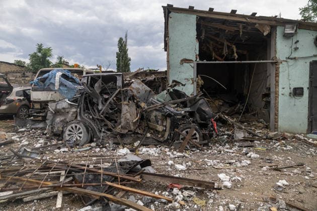 One killed after Russian drone strikes residential building in Odesa ODESA, UKRAINE - JULY 22: A Russian drone struck a two-story residential building during a daytime attack on Odesa, Ukraine, on July 22, 2026. According to local authorities, one man was killed in the strike. Emergency services responded to the scene as rescue and assessment operations continued. Stringer Anadolu Odesa Ukraine. Editorial use only. Please get in touch for any other usage.  Copyright: x2026xAnadoluxStringerx