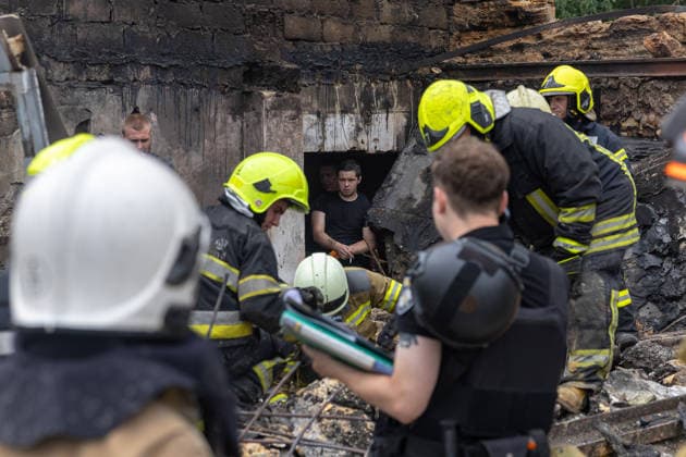 One killed after Russian drone strikes residential building in Odesa ODESA, UKRAINE - JULY 22: A Russian drone struck a two-story residential building during a daytime attack on Odesa, Ukraine, on July 22, 2026. According to local authorities, one man was killed in the strike. Emergency services responded to the scene as rescue and assessment operations continued. Stringer Anadolu Odesa Ukraine. Editorial use only. Please get in touch for any other usage.  Copyright: x2026xAnadoluxStringerx