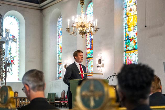 22. juli markeringen i Oslo domkirke Oslo 20260722. Utviklingsminister Asmund Grover Aukrust under 22. juli markeringen i Oslo domkirke onsdag. I ar er det 15 ar siden terrorangrepet hvor 77 mennesker ble drept i 2011. Foto: Annika Byrde NTB Oslo Norge 2JzG8ksWA2M EDITORIAL USE ONLY Ref:_BNC2JzG8ksWA2M.jpg *** July 22 commemoration at Oslo Cathedral, Oslo, July 22, 2026. Minister of Development Asmund Grover Aukrust during the July 22 commemoration at Oslo Cathedral on Wednesday. This year marks the 15th anniversary of the terrorist attack in which 77 people were killed in 2011. Photo: Annika Byrde NTB Oslo Norway 2JzG8ksWA2M EDITORIAL USE ONLY Ref BNC2JzG8ksWA2M jpg  Copyright: xAnnikaxByrdex xNTBx