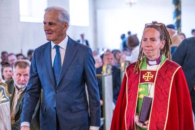 22. juli markeringen i Oslo domkirke Oslo 20260722. Statsminister Jonas Gahr Store (Ap) og biskop i Oslo bispedomme Sunniva Gylver under 22. juli markeringen i Oslo domkirke onsdag. I ar er det 15 ar siden terrorangrepet hvor 77 mennesker ble drept i 2011. Foto: Annika Byrde NTB Oslo Norge 96ZH5myECYM EDITORIAL USE ONLY Ref:_BNC96ZH5myECYM.jpg *** July 22 commemoration at Oslo Cathedral, Oslo, July 22, 2026 Prime Minister Jonas Gahr Store (Ap) and Bishop Sunniva Gylver of the Diocese of Oslo during the July 22 commemoration at Oslo Cathedral on Wednesday. This year marks 15 years since the terrorist attack in which 77 people were killed in 2011. Photo: Annika Byrde, NTB, Oslo, Norway 96ZH5myECYM EDITORIAL USE ONLY Ref BNC96ZH5myECYM  Copyright: xAnnikaxByrdex xNTBx