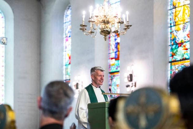 22. juli markeringen i Oslo domkirke Oslo 20260722. Domprost Pal Kristian Balstad under 22. juli markeringen i Oslo domkirke onsdag. I ar er det 15 ar siden terrorangrepet hvor 77 mennesker ble drept i 2011. Foto: Annika Byrde NTB Oslo Norge f2NZ4BU-Vb0 EDITORIAL USE ONLY Ref:_BNCf2NZ4BU-Vb0.jpg *** July 22 commemoration at Oslo Cathedral, Oslo, July 22, 2026. Dean Pal Kristian Balstad during the July 22 commemoration at Oslo Cathedral on Wednesday. This year marks the 15th anniversary of the terrorist attack in which 77 people were killed in 2011. Photo: Annika Byrde, NTB, Oslo Norway f2NZ4BU Vb0 EDITORIAL USE ONLY Ref BNCf2NZ4BU Vb0 jpg  Copyright: xAnnikaxByrdex xNTBx