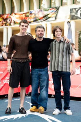 July 22, 2026, Giffoni Valle Piana, Salerno, Italy: Nord Sud Ovest Est - La leggendaria storia degli 883 cast Matteo Oscar Giuggioli, Sidney Sibilia and Elia Nuzzolo attends the photocall at 56th Giffoni Film Festival 2026 in Giffoni Valle Piana, Salerno, Italy on July 22, 2026. Giffoni Valle Piana Italy - ZUMAl175 20260722_zip_l175_139 Copyright: xFrancescoxLucianox