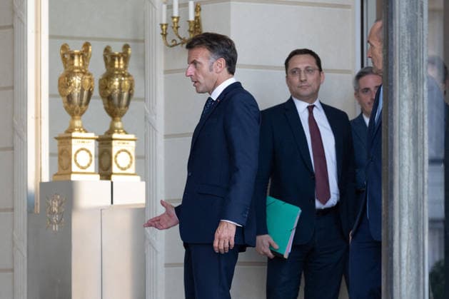 Emmanuel Macron meets with Ursula von der Leyen - Paris French President Emmanuel Macron welcomes European Commission President ahead of their meeting at The Elysee Presidential Palace in Paris on July 22, 2026. Photo by Raphael Lafargue ABACAPRESS.COM Paris France  Copyright: xLafarguexRaphael ABACAx