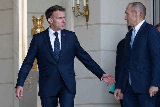 Emmanuel Macron meets with Ursula von der Leyen - Paris French President Emmanuel Macron welcomes European Commission President ahead of their meeting at The Elysee Presidential Palace in Paris on July 22, 2026. Photo by Raphael Lafargue ABACAPRESS.COM Paris France  Copyright: xLafarguexRaphael ABACAx