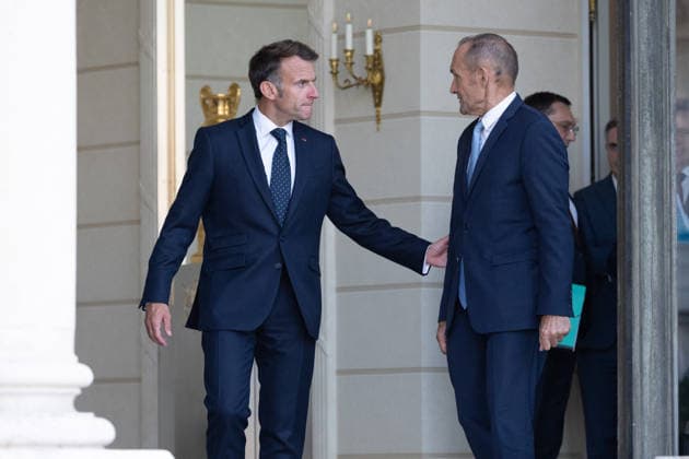 Emmanuel Macron meets with Ursula von der Leyen - Paris French President Emmanuel Macron welcomes European Commission President ahead of their meeting at The Elysee Presidential Palace in Paris on July 22, 2026. Photo by Raphael Lafargue ABACAPRESS.COM Paris France  Copyright: xLafarguexRaphael ABACAx