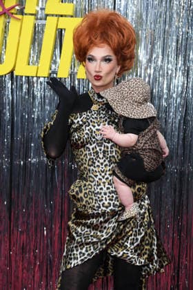 Candy Crash mit Kind bei der KAULITZ & KAULITZ STAFFEL 3 PREMIERE im Delphi Filmpalast in Berlin am 22.07.2026 *** Candy Crash with her child at the KAULITZ KAULITZ SEASON 3 PREMIERE at the Delphi Filmpalast in Berlin on July 22, 2026
