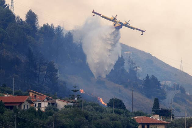 Wildfire firefighting efforts continue on Sicily island PALERMO, ITALY - JULY 22: Aircraft and helicopters battle as wildfires continue to burn in several parts of Sicily in the Casaboli forest, located in the mountainous area between the towns of Monreale and Pioppo near Palermo, Italy, on July 22, 2026. Alberto Lo Bianco Anadolu Palermo Italy. Editorial use only. Please get in touch for any other usage.  Copyright: x2026xAnadoluxAlbertoxLoxBiancox