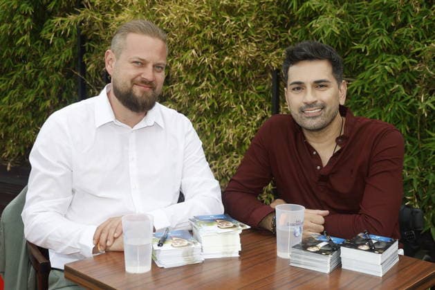 IN ALLER FREUNDSCHAFT Karsten Kühn und Tan Caglar bei der In aller Freundschaft-Nacht im Rahmen der Filmnächte auf der Galopprennbahn Scheibenholz. Leipzig, 22.07.2026. Leipzig Galopprennbahn Scheibenholz Sachsen D *** IN ALLER FREUNDSCHAFT Karsten Kühn and Tan Caglar at the In aller Freundschaft Night as part of the Film Nights at the Scheibenholz Racetrack in Leipzig, July 22, 2026 Leipzig Scheibenholz Racetrack Saxony D Copyright: xAgenturxMatthiasxWehnertx xReinhardxZichyx
