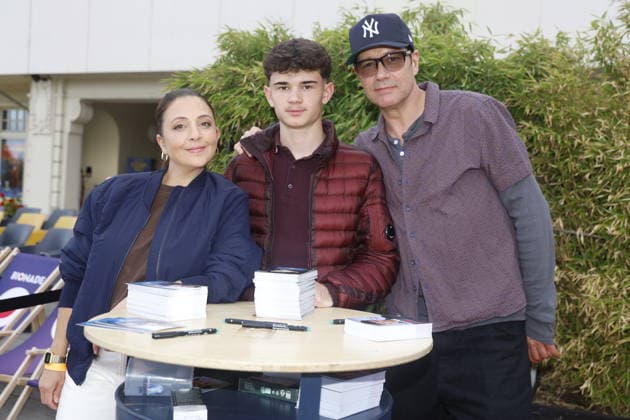 Arzu Bazman, Leonard Scholz und Thomas Koch bei der In aller Freundschaft-Nacht im Rahmen der Filmnächte auf der Galopprennbahn Scheibenholz. Leipzig, 22.07.2026. Leipzig Galopprennbahn Scheibenholz Sachsen D *** Arzu Bazman, Leonard Scholz, and Thomas Koch at the In aller Freundschaft Night as part of the Film Nights at the Scheibenholz Racetrack in Leipzig, July 22, 2026, Leipzig Scheibenholz Racetrack, Saxony, Germany Copyright: xAgenturxMatthiasxWehnertx xReinhardxZichyx