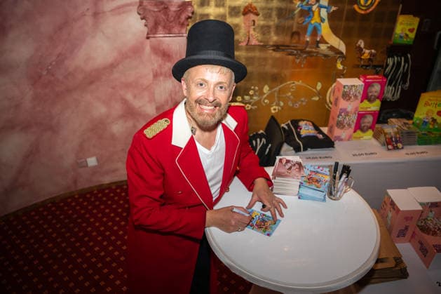 Ross Antony, Paul Reeves, Crazy Summer, Premiere, Europa-Park, Europa-Park Teatro, Rust, Live-Musik, Showballett, TALENT ACADEMY, Bühnenshow, Entertainment, Schlager, Musikshow, Sommer, gute Laune, Emotionen, Humor, Publikum, Autogrammstunde, Prominente, Event, Freizeitpark, Premierenfeier, Presse, Medien, Fotografen, Symbolfoto, Sommerferien, Familienausflug, Tourismus, Baden Württemberg, Veranstaltung, Live Entertainment Rust Europa Park Baden-Württemberg Deutschland *** Ross Antony, Paul Reeves, Crazy Summer, Premiere, Europa-Park, Europa-Park Teatro, Rust, Live Music, Show Ballet, TALENT ACADEMY, Stage Show, Entertainment, Schlager, Music Show, Summer, Good Vibes, Emotions, Humor, Audience, Autograph Session, Celebrities, Event, Amus Copyright: xFINLEYxMÖRCHx
