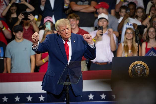 July 22, 2026, Marietta, Georgia, USA: President DONALD TRUMP dances for the crowd at a rally at Wheeler High School north of Atlanta Marietta USA  - ZUMAn03_ 20260722_zaf_n03_014 Copyright: xRobinxRaynex