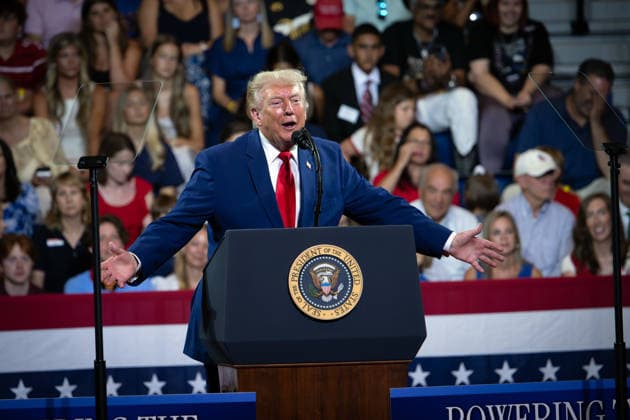 July 22, 2026, Marietta, Georgia, USA: President DONALD TRUMP greets crowd at a rally at Wheeler High School north of Atlanta. Marietta USA - ZUMAn03_ 20260722_zaf_n03_021 Copyright: xRobinxRaynex