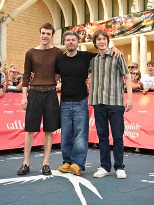 July 22, 2026, Giffoni Valle Piana, Salerno, Italy: Matteo Oscar Giuggioli - Elia Nuzzolo - Sydney Sibilia at the blu carpet at the 2026 Giffoni Film Festival Giffoni Valle Piana Italy - ZUMAs197 20260722_aaa_s197_399 Copyright: xAntoninoxD™Espositox