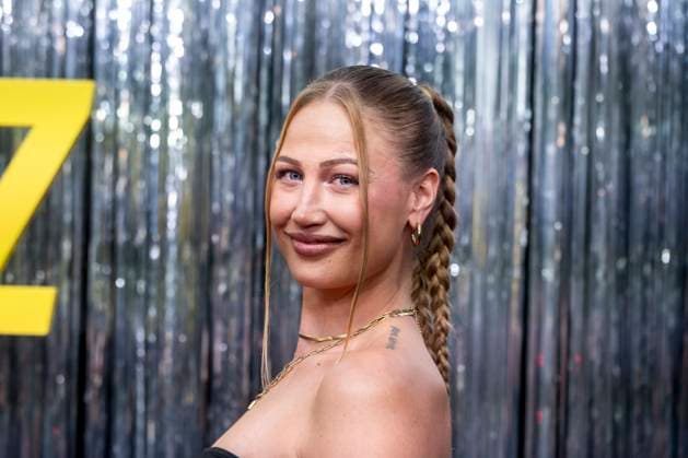 ABB KAULITZ- Lulu Lewe zu Gast auf dem roten Teppich bei der Premiere von der 3. Staffel der Netflix-Serie Kaulitz und Kaulitz im Delphi Filmpalast. Berlin am 22.07.2026 Berlin Deutschland *** ABB KAULITZ Lulu Lewe on the red carpet at the premiere of Season 3 of the Netflix series *Kaulitz und Kaulitz* at the Delphi Filmpalast in Berlin on July 22, 2026, Berlin, Germany