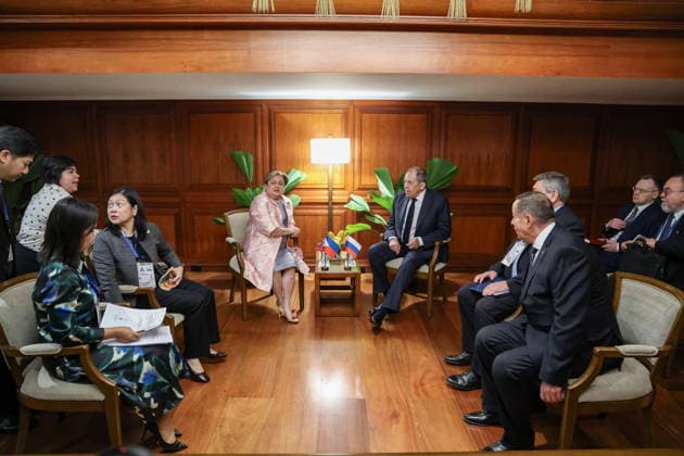 PHILIPPINES, MANILA - JULY 23, 2026: Tess Lazarov, Foreign Minister of the Philippines, and her counterpart Sergei Lavrov (L-R centre) of Russia hold a bilateral meeting on the sidelines of ASEAN-led events. Russian Foreign Ministry TASS  95353638