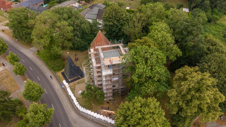 22.07.2026 - Die einsturzgefährdete Kirche in Papendorf bei Pasewalk an der Bundesstraße B104 ist die Notsicherung abgeschlossen Papendorf Mecklenburg-Vorpommern Deutschland *** July 22, 2026: Emergency stabilization work has been completed on the church in Papendorf near Pasewalk, located on Federal Highway B104, which was in danger of collapsing. Papendorf, Mecklenburg-Western Pomerania, Germany