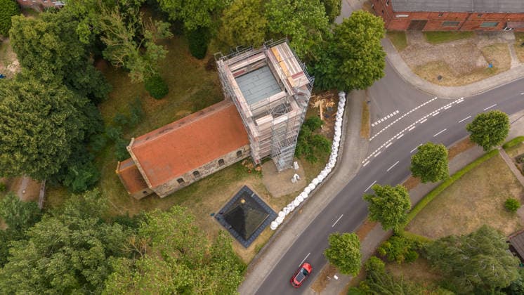 22.07.2026 - Die einsturzgefährdete Kirche in Papendorf bei Pasewalk an der Bundesstraße B104 ist die Notsicherung abgeschlossen Papendorf Mecklenburg-Vorpommern Deutschland *** July 22, 2026: Emergency stabilization work has been completed on the church in Papendorf near Pasewalk, located on Federal Highway B104, which was in danger of collapsing. Papendorf, Mecklenburg-Western Pomerania, Germany