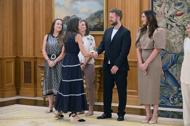 Queen Letizia Holds an Audience with the Creative Team Behind the Documentary *Los nietos del silencio* and Its Protagonists Queen Letizia greets Leyre Sanz i, Teresa Prieto Leache 2i, and Jesús Ulayar 3i during the audience with the creative team behind the documentary *Los nietos del silencio* and its protagonists at the Zarzuela Palace on July 23, 2026, in Madrid, Spain. *Los nietos del silencio* is an audiovisual project produced by young journalists and communicators that collects the testimonies of the grandchildren of victims of ETA terrorism. FAMOUS DOCUMENTARY QUEEN PALACE José Madrid Madrid Spain  Copyright: xJosÃ xOlivax 7682078