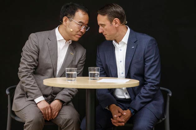 Pedro Sánchez visits the Ford plant in Almussafes, Valencia. Geely Holding Vice President Victor Yang (left) and Ford Europe President Jim Baumbick (right) at a press conference prior to the official visit to the Ford plant on July 23, 2026, in Almussafes, Valencia, Valencian Community, Spain. Prime Minister Pedro Sánchez visits the Ford automobile plant to support the multinational’s electrification and employment plans, at a high-level meeting attended by the Second Vice President and Minister of Labor, Yolanda Díaz; the Minister of Industry, Jordi Hereu; the Minister of Science, Diana Morant; the President of the Valencian Regional Government, Juanfran Pérez Llorca, and the Government Delegate, Pilar Bernabé. JULY 23, 2026 PSOE SUMAR GO  Copyright: xRoberxSolsonax 7682261