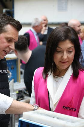 Bundeswirtschaftsministerin Reiche Produktion 23.07.2026, Germany, Koeln, Deutz Mortenwerke, historischer Traktorproduzent, hier Besuch der deutschen Diesel fertigung mit Bundeswirtschaftsministerin Katherina Reiche, mit Produktionsleiter Oliver Huegle, Verbrenner, Motoren, Kolben, Produktion, Deutschland, Standort,Diesel Koeln Nordrhein-Westfahlen Germany *** Federal Minister of Economic Affairs Reiche Visits Production Facility, July 23, 2026, Germany, Cologne, Deutz Mortenwerke, historic tractor manufacturer; visit to the German diesel production facility with Federal Minister of Economics Katherina Reiche and Production Manager Oliver Huegle; internal combustion engines, engines, pistons, production, Germany, location, Diesel Cologne