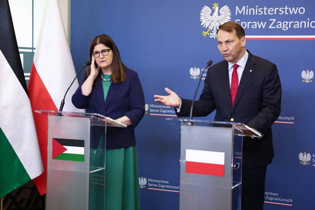 Foreign Minister of Palestine Varsen Aghabekian Shahin in Poland WARSAW, POLAND - JULY 23: Foreign Minister of Palestine Varsen Aghabekian Shahin and Foreign Minister of Poland Radoslaw Sikorski speak during a joint press conference in Warsaw, Poland on July 23, 2026. Jakub Porzycki Anadolu Warsaw Poland. Editorial use only. Please get in touch for any other usage.  Copyright: x2026xAnadoluxJakubxPorzyckix