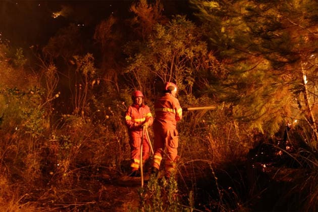 Wildfire threatens communities near Palermo in Sicily as firefighting efforts continue PALERMO, ITALY - JULY 23: Firefighters and civil protection teams battle a wildfire in the Casaboli Forest near Palermo as strong winds push the blaze toward the towns of Monreale, Pioppo and Sagana, while residents are evacuated from threatened homes, in Palermo, Sicily, Italy on July 23, 2026. The wildfire, which started the previous day, spread overnight, prompting emergency crews to work continuously to contain the flames and protect nearby communities. Alberto Lo Bianco Anadolu Palermo Italy. Editorial use only. Please get in touch for any other usage.  Copyright: x2026xAnadoluxAlbertoxLoxBiancox