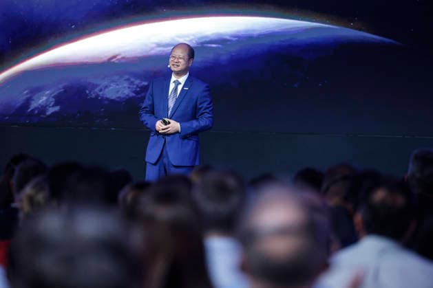 Pedro Sánchez Visits the Ford Plant in Almussafes, Valencia Alex Nan, CEO of Geely Auto International Corporation, speaks during an official ceremony at the Ford plant in Almussafes on July 23, 2026, in Almussafes, Valencia, Valencian Community, Spain. Prime Minister Pedro Sánchez visited Ford’s automotive plant in Almussafes to support the multinational’s electrification and employment plans. In addition, the agreement between Ford and Geely is expected to be formalized, under which the Asian company could manufacture one of its vehicles at Ford’s facilities in Valencia. JULY 23, 2026 PSOE SUMAR GOVERNMENT OF SPAIN AUTOMOTIVE Almussafes Almussafes Spain  Copyright: xRoberxSolsonax 7682790