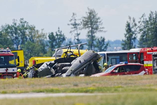 A Venom military helicopter with five soldiers aboard crashed at the helicopter base in Namest nad Oslavou on July 23, 2026, the Czech army reported on X social network, and the rescuers told CTK that one person died in the crash, Namest nad Oslavou, Czech Republic. (CTKxPhoto JaroslavxSvoboda) CTKPhotoP2026072304555  CTKPhotoP2026072304555