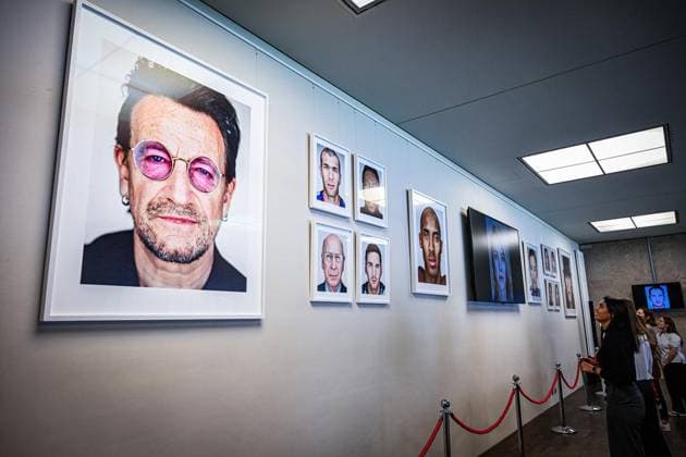 OLYMPIASTADION X CAMERA WORK MARTIN SCHOELLER ** NUR FÜR REDAKTIONELLE ZWECKE ** EDITORIAL USE ONLY **<p>Fotograf Martin Schoeller in seiner Art Presentation in der Ehrenhalle des Olympiastadion, fotografiert am 23.07.2026 in Berlin. Berlin Berlin Berlin Copyright: MaurizioxGambarini *** OLYMPIC STADIUM X CAMERA WORK BY MARTIN SCHOELLER ** FOR EDITORIAL PURPOSES ONLY ** EDITORIAL USE ONLY ** p Photographer Martin Schoeller at his art presentation in the Hall of Fame at the Olympic Stadium, photographed on July 23, 2026, in Berlin Berlin Berlin Berlin Copyright MaurizioxGambarini Copyright: MaurizioxGambarini doc86ub0q8z328nnbbnhn6 ,EDITORIAL USE ONLY