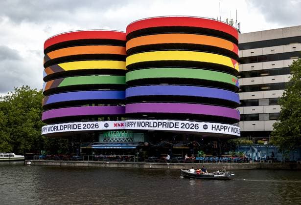 AMSTERDAM - Parking garage on Marnixstraat in the colors of the rainbow in the run-up to Pride Amsterdam and World Pride. Because this 30th edition of Pride Amsterdam is also the 10th celebration of World Pride, the event lasts two weeks this year instead of one. As a result, the Canal Parade, the colorful boat parade normally the grand finale of Pride Amsterdam, is taking place halfway through the event this year. An exceptionally large number of visitors is also expected. RAMON VAN FLYMEN ANP netherlands out - belgium out  Copyright: xx x564124634x originalFilename: 564124634.jpg
