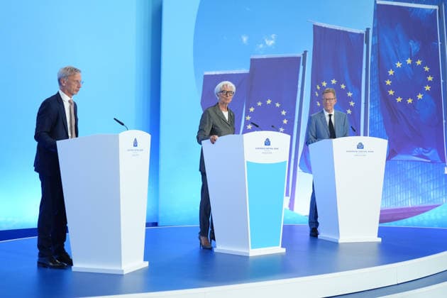 Pressekonferenz der Europaeischen Zentralbank (EZB) zur Zinsentscheidung EZB Praesidentin Christine Lagarde gemeinsam mit ihrem Vizepraesident Boris Vujcic bei der Pressekonferenz zur Zinsentscheidung der Europaeischen Zentralbank (EZB), Frankfurt am Main, 23.07.2026 Frankfurt am Main Hessen Deutschland *** European Central Bank (ECB) Press Conference on the Interest Rate Decision: ECB President Christine Lagarde, together with Vice President Boris Vujcic, at the press conference on the European Central Bank’s (ECB) interest rate decision, Frankfurt am Main, July 23, 2026, Frankfurt am Main, Hesse, Germany