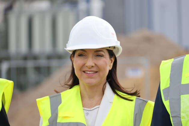 Bundeswirtschaftsministerin Reiche Produktion 23.07.2026, Germany, Koeln, Katherina Reiche, eröffnet mit der Firma Rhein Energie die Grundsteinlegung zu Europas grösster Flusswärme Pumpe, mit dabei Mona Neubauer, Ministerin NRW Grüne und Torsten Burmester , OB Köln, RheinEnergie Vorstand Andreas Feicht Koeln Nordrhein-Westfahlen Germany *** Federal Minister of Economic Affairs Katherina Reiche, Production, July 23, 2026, Germany, Cologne: Katherina Reiche, together with RheinEnergie, lays the cornerstone for Europe’s largest river heat pump. Also in attendance are Mona Neubauer, Minister for the Greens in North Rhine-Westphalia, and Torsten Burmester, Mayor of Cologne, as well as RheinEnergie CEO Andreas Feicht. Cologne, North Rhine-Westp
