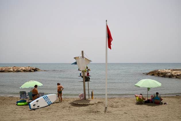 Two beaches in Málaga closed to swimming due to the presence of E. coli bacteria. Photo of Pedregalejo Beach in Málaga, closed to swimming after E. coli bacteria were detected in its waters. July 23, 2026, in Málaga, Andalusia, Spain The Málaga City Council proceeded on Thursday to temporarily close the beaches of Pedregalejo and El Palo, in the Eastern District, to swimming, after receiving a notice from the Andalusian Regional Government’s Department of Health recommending preventive measures following the detection of E. coli bacteria in water samples, specifically in the vicinity of the sampling points known as Acacias and Casa Pedro, respectively. July 23, 2026, Málaga, Andalusia, Spain Málaga, Andalusia, Spain Spain  Copyright: xÃlexxZeax 7683045