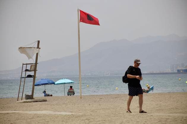 Two beaches in Málaga closed to swimming due to the presence of E. coli bacteria. Photo of Pedregalejo Beach in Málaga, closed to swimming after E. coli bacteria were detected in its waters. July 23, 2026, in Málaga, Andalusia, Spain. On Thursday, the Málaga City Council temporarily closed the beaches of Pedregalejo and El Palo, in the Eastern District, after receiving a notice from the Andalusian Regional Government’s Department of Health recommending preventive measures following the detection of E. coli bacteria in water samples, specifically in the vicinity of the sampling points known as Acacias and Casa Pedro, respectively. July 23, 2026, Málaga, Andalusia, Spain Málaga, Andalusia, Spain Spain  Copyright: xÃlexxZeax 7683047