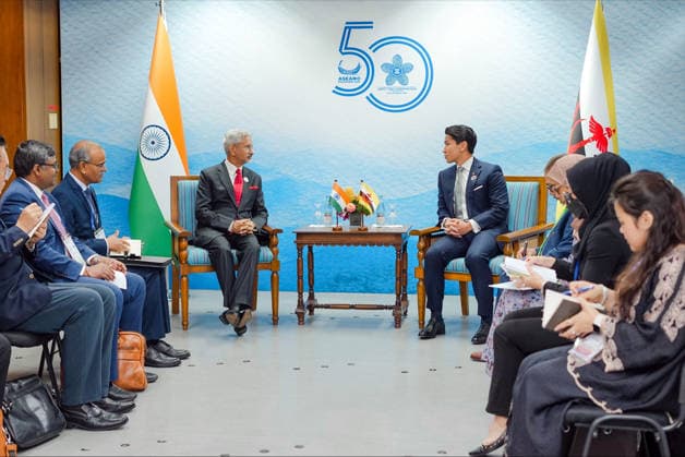 RECORD DATE NOT STATED EAM S. Jaishankar meets Brunei Foreign Minister Prince Abdul Mateen in Manila Manila Philippines , Jul 23 (ANI): External Affairs Minister S. Jaishankar meets Brunei Foreign Minister Prince Abdul Mateen on the sidelines of the ASEAN-related Foreign Ministers meetings, in Manila on Thursday. (@DrSJaishankar X ANI Photo) Manila Philippines Copyright: xANIx ANI_20260723126