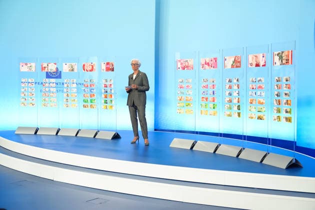 Vorstellung neuer Designvorschlaege zu EURO Banknoten durch die EZB Christine Lagarde, die Praesidentin der Europaeischen Zentralbank (EZB) bei der Praesentation der engeren Auswahl von Designvorschlaegen zukuneftiger EURO Banknoten in der Europaeischen Union und des europaeischen Waehrungsraum. In eine Online Abstimmung kann nun die europaeische Bevoelkerung ueber den Gewinner entscheiden,, Frankfurt am Main, 23.07.2026 Frankfurt am Main Hessen Deutschland *** Presentation of new design proposals for euro banknotes by ECB President Christine Lagarde, President of the European Central Bank (ECB), during the presentation of the shortlist of design proposals for future euro banknotes in the European Union and the euro area. The European publ