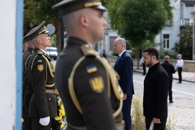 Zelensky meets Irish prime minister in Dublin Ukrainian President Volodymyr Zelensky meets the Irish prime minister in Dublin, Ireland, on July 23, 2026, to discuss support for Ukraine and bilateral cooperation, as well as developments in the Russia-Ukraine war and international efforts to achieve peace. Photo by PRESIDENT OF UKRAINE apaimages Ukraine Ukraine Ukraine 230726_Ukraine_UPO_00(13).jpeg Copyright: xapaimagesxPRESIDENTxOFxUKRAINEx xapaimagesx