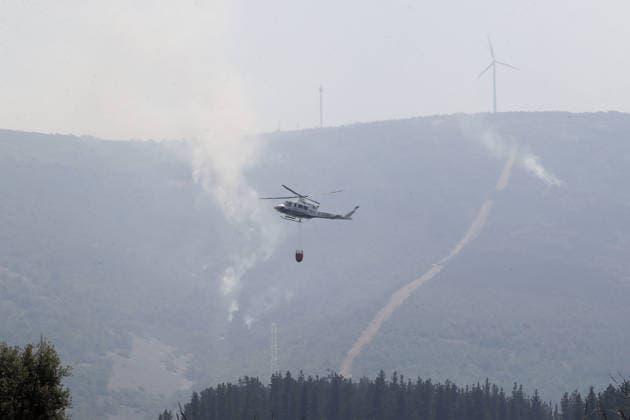 The fire in Castropodame, León, forces the evacuation of two towns A helicopter assists in firefighting efforts on July 23, 2026, in Castropodame, León, Castile and León, Spain. Weather conditions have facilitated work overnight due to light winds and relatively high humidity, although the precautionary evacuation order remains in effect for the towns of Turienzo Castanero and San Pedro Castanero. JULY 23, 2026 FOREST FIRE Castropodame, León, Castile and L Castropodame, León, Castile and L Spain  Copyright: xCarlosxCastrox 7683167