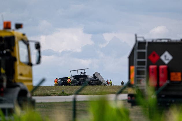 Military helicopter crash kills soldier, injures four in Czech Republic NAMEST NAD OSLAVOU, CZECH REPUBLIC - JULY 23: A Venom military helicopter carrying five soldiers crashed at a military base in Namest nad Oslavou, Czech Republic, on July 23, 2026. According to the Czech Army, one soldier was killed and four others were injured. The Army grounded all Venom and Viper helicopters following the crash. Lukas Kabon Anadolu Namest nad oslavou United States. Editorial use only. Please get in touch for any other usage.  Copyright: x2026xAnadoluxLukasxKabonx
