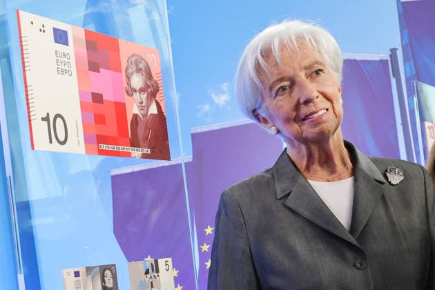 23.07.2026 , Frankfurt, DEU Christine Lagarde, Praesidentin der Europaeischen Zentralbank . Christine Lagarde stellt die Entwuerfe fuer die neuen Euroscheine vor. In den naechsten Wochen koennen die Buerger abstimmen, ob sie sich fuer die Voegel auf den Scheinen entscheiden oder lieber beruehmte Europaer. *** July 23, 2026, Frankfurt, Germany Christine Lagarde, President of the European Central Bank Christine Lagarde presents the designs for the new euro banknotes In the coming weeks, citizens will be able to vote on whether they prefer the birds on the banknotes or famous Europeans