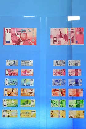 23.07.2026 , Frankfurt, DEU Christine Lagarde, Praesidentin der Europaeischen Zentralbank . Christine Lagarde stellt die Entwuerfe fuer die neuen Euroscheine vor. In den naechsten Wochen koennen die Buerger abstimmen, ob sie sich fuer die Voegel auf den Scheinen entscheiden oder lieber beruehmte Europaer. *** July 23, 2026, Frankfurt, Germany Christine Lagarde, President of the European Central Bank Christine Lagarde presents the designs for the new euro banknotes In the coming weeks, citizens will be able to vote on whether they prefer the birds on the banknotes or famous Europeans